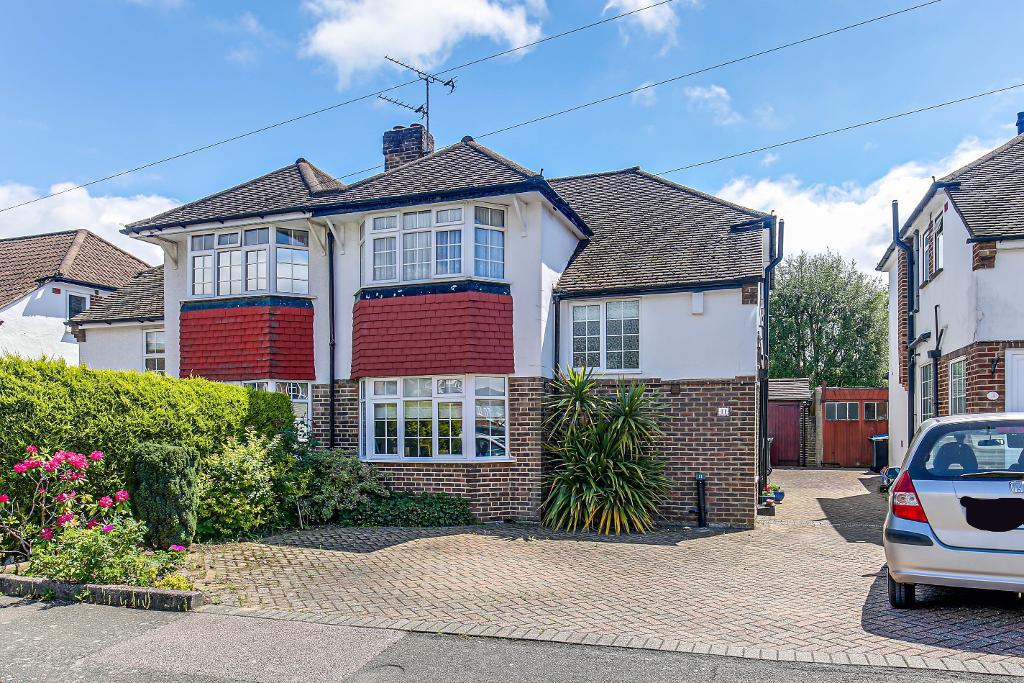 3 Bed Semi-Detached Property for Sale in South Croydon, CR2 9DQ